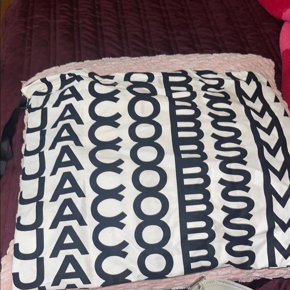 Marc Jacobs Navy Shoulder Bag with Chain Strap - Picture 5 of 6